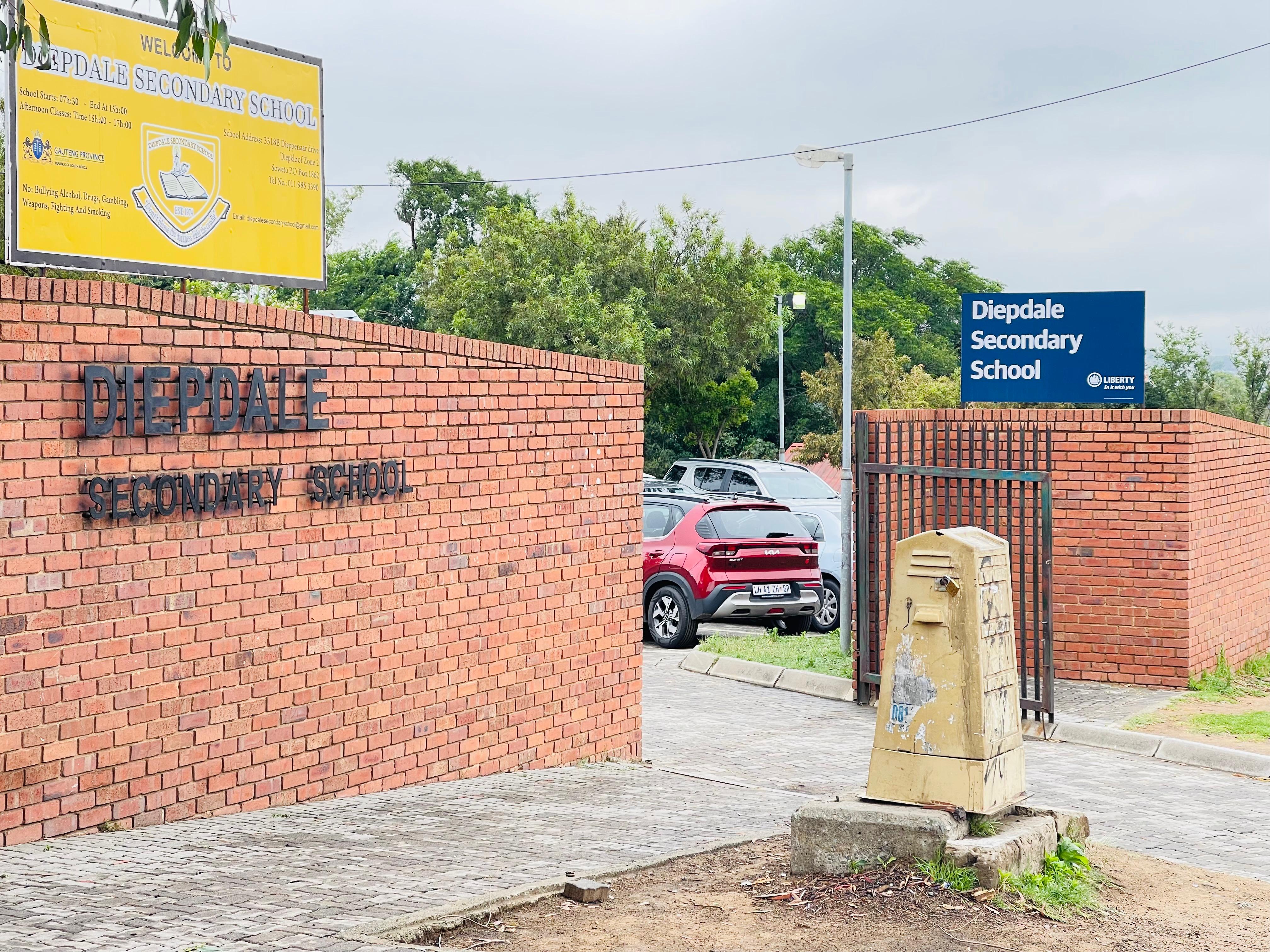 Main school gate at Diepdale